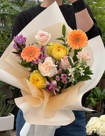 흰색포장 아이보리 노랑 혼합 꽃다발